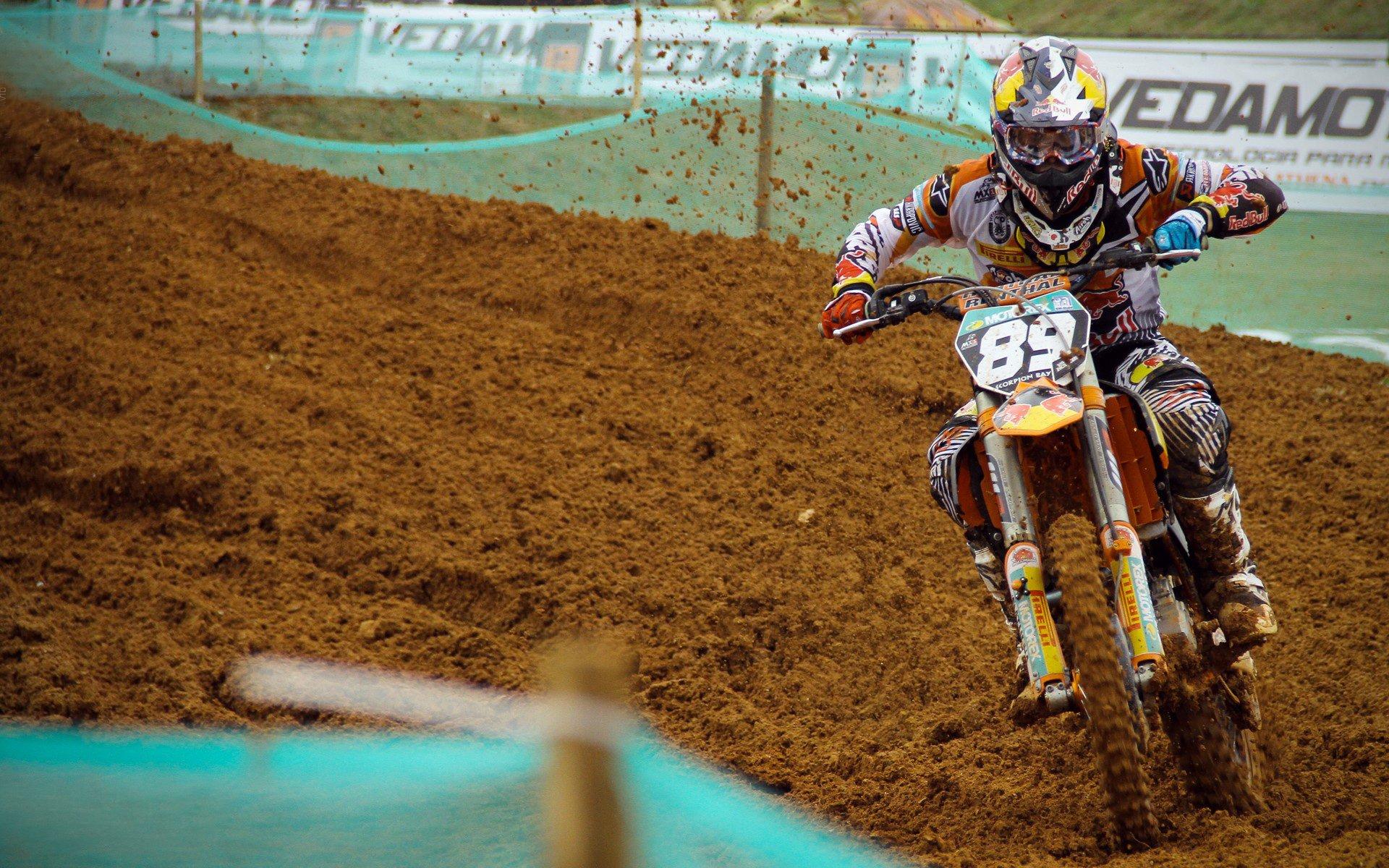 巴萨后防中坚孔德坦言,下半场提升水平,但晋级绝非理所当然